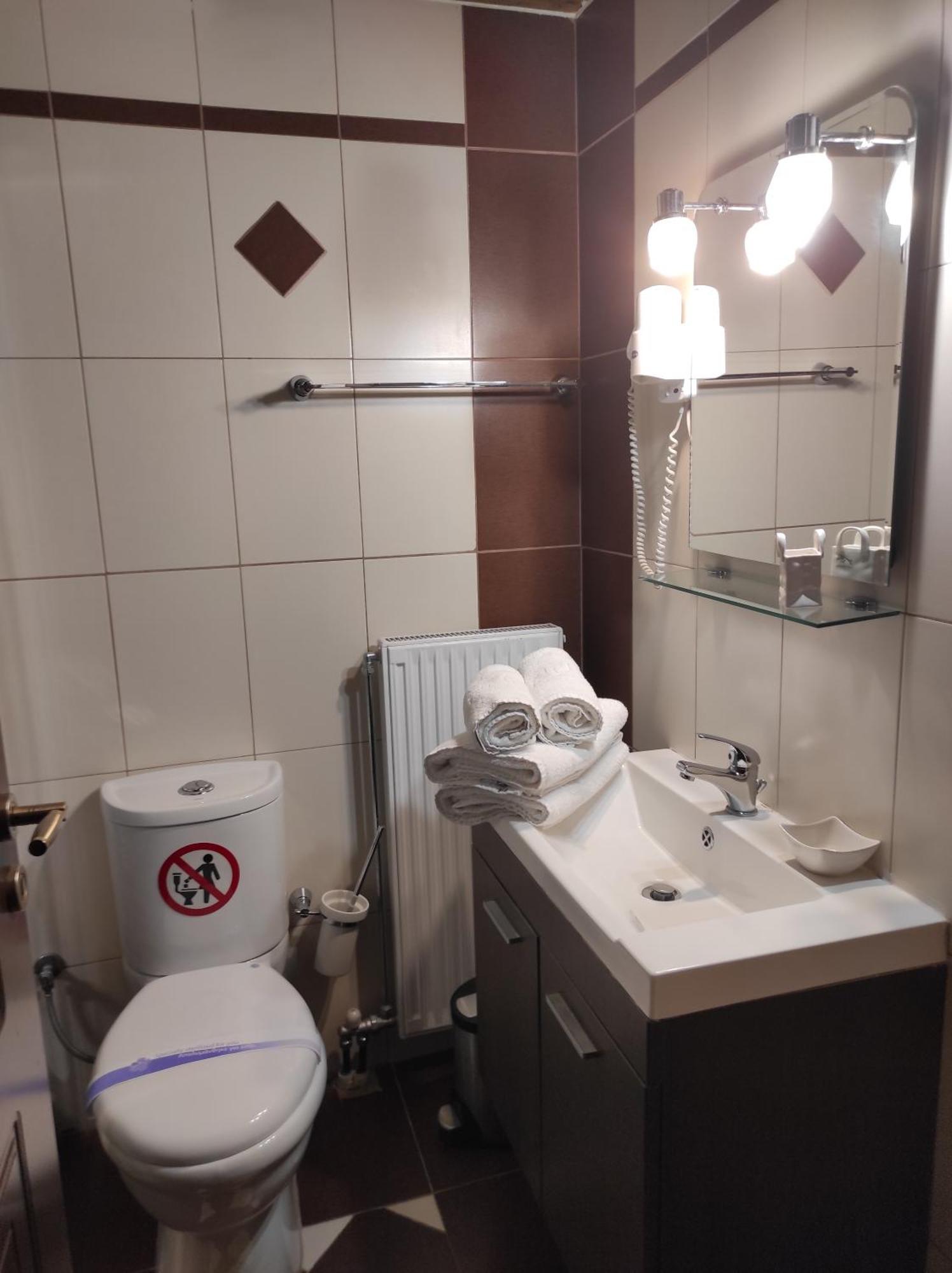 塞尼梅西奇卡罗 北爱琴赛拉斯旅馆酒店 外观 照片